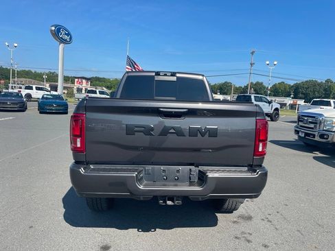Used 2025 RAM 2500 Laramie AWD/4WD image 6