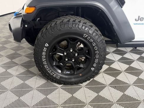 Used 2023 Jeep Wrangler Unlimited w/ Cold Weather Group AWD/4WD image 11