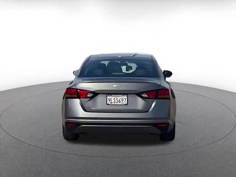 Used 2024 Nissan Altima 2.5 SV image 11