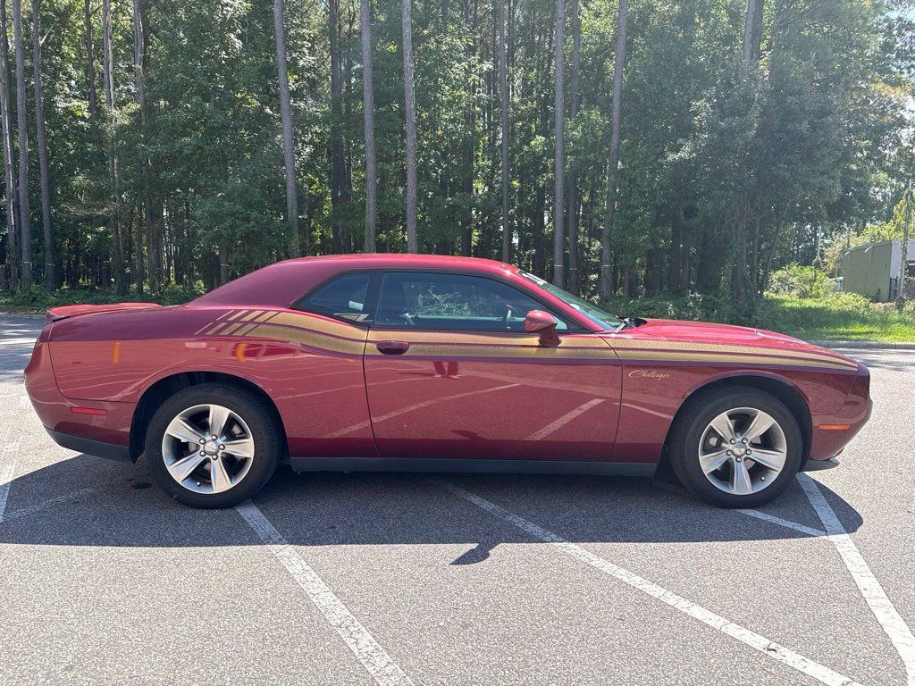 Used 2018 Dodge Challenger SXT RWD image 6