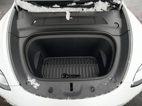 Used 2023 Tesla Model Y Long Range image 17