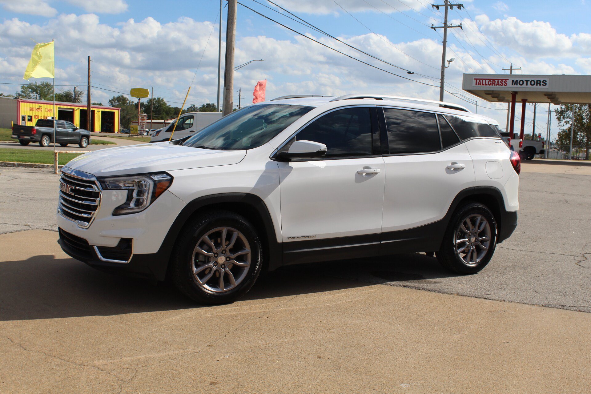 Used 2022 GMC Terrain SLT w/ Tech Package FWD image 10