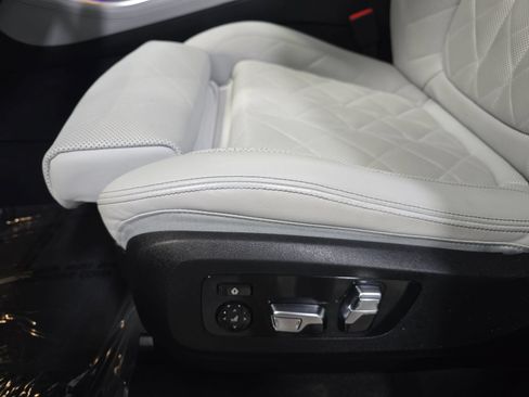 Used 2025 BMW X5 xDrive40i AWD/4WD image 28