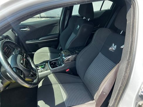 Used 2020 Dodge Charger Scat Pack RWD image 18