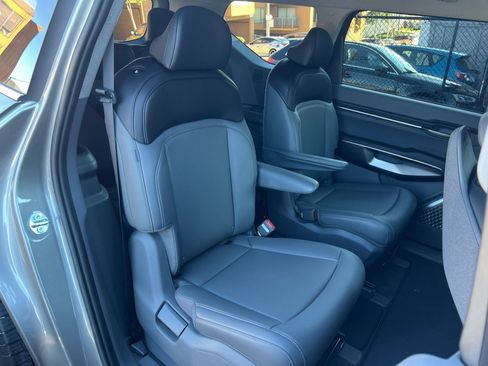 Used 2024 Kia EV9 Light Long Range image 40