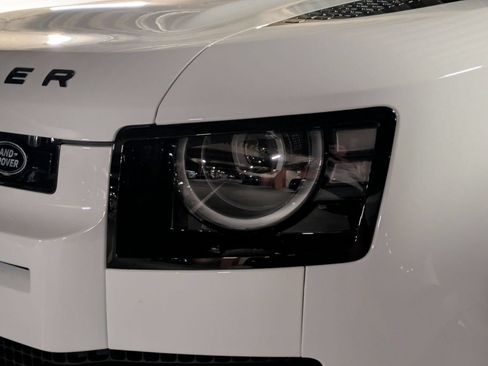 New 2026 Land Rover Defender 110 X-Dynamic SE AWD/4WD image 10