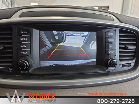 Used 2019 Kia Sorento AWD V6 image 9