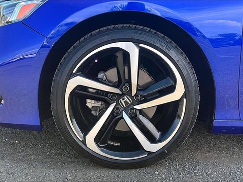 Used 2022 Honda Accord Sport image 9