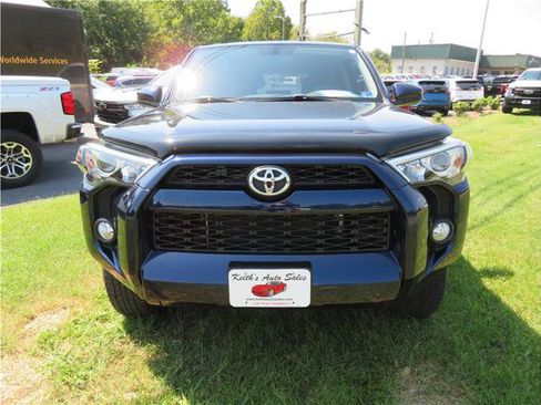 Used 2019 Toyota 4Runner SR5 AWD/4WD image 15