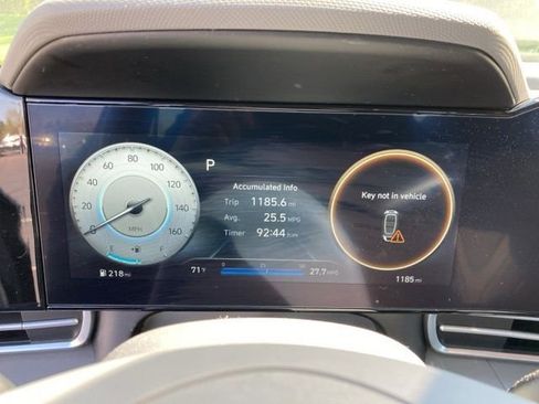 Used 2023 Hyundai Elantra SEL w/ Convenience Package FWD image 15