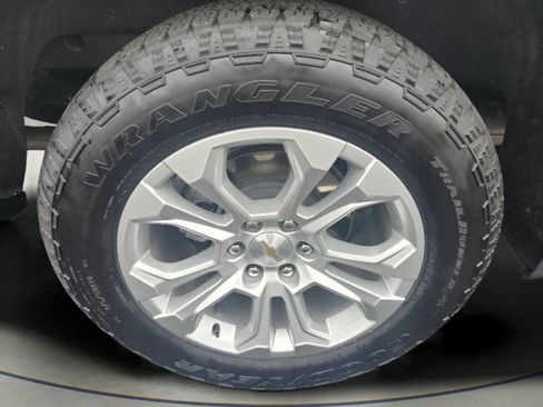 Used 2024 Chevrolet Silverado 1500 LTZ AWD/4WD image 34