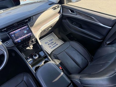 Used 2023 Jeep Grand Cherokee L Limited w/ Luxury Tech Group II image 30