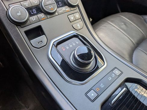 Used 2018 Land Rover Range Rover Evoque SE AWD/4WD image 19