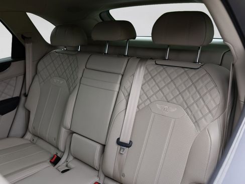 Used 2021 Bentley Bentayga w/ First Edition Specification AWD/4WD image 15