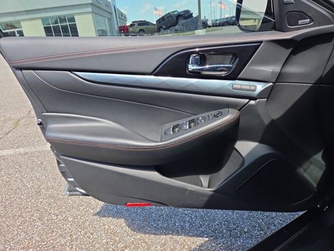 Used 2023 Nissan Maxima SR w/ Sport Mat Group FWD image 17