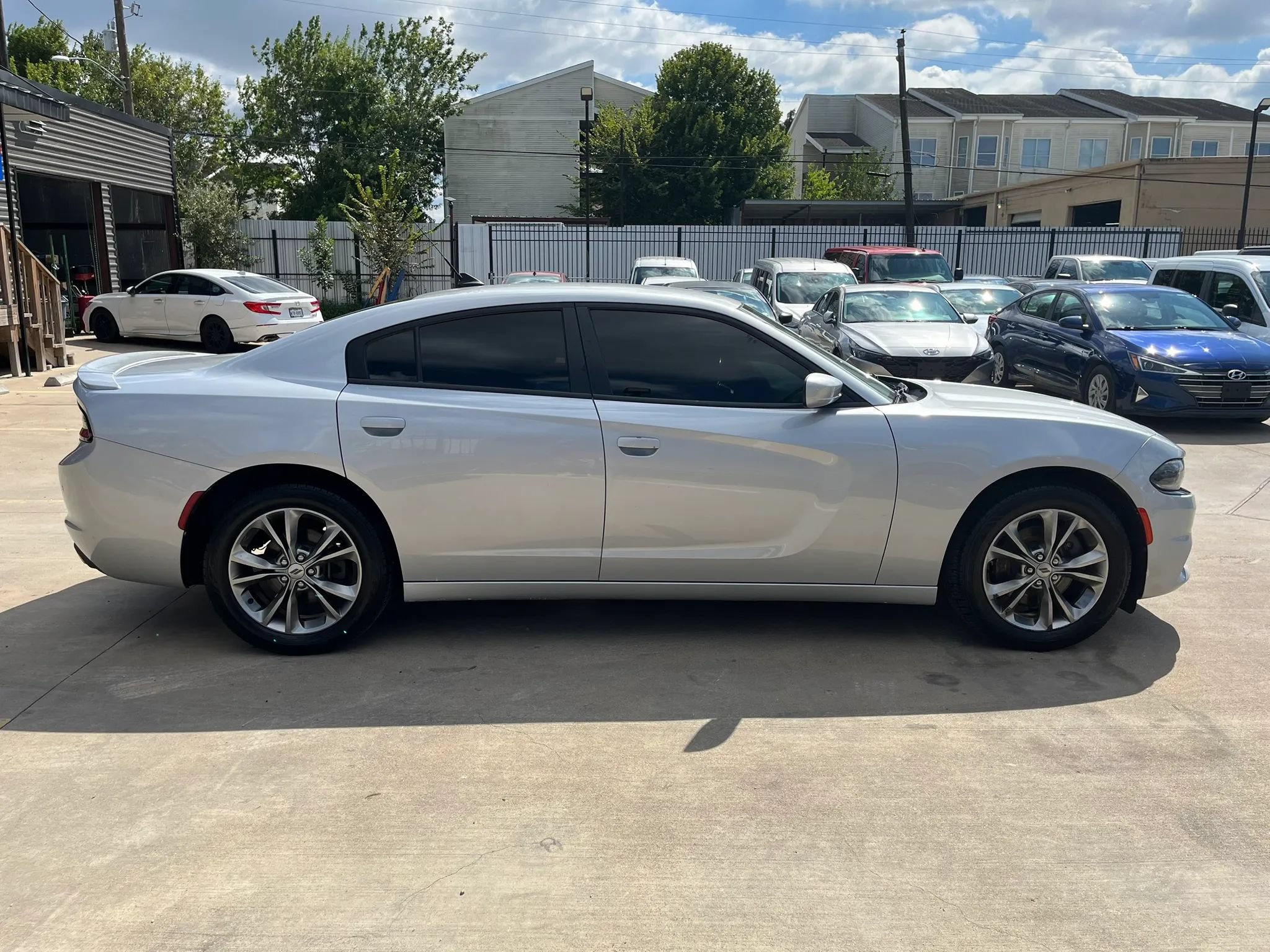 Used 2020 Dodge Charger SXT AWD/4WD image 14
