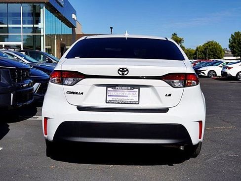 Used 2025 Toyota Corolla LE image 9