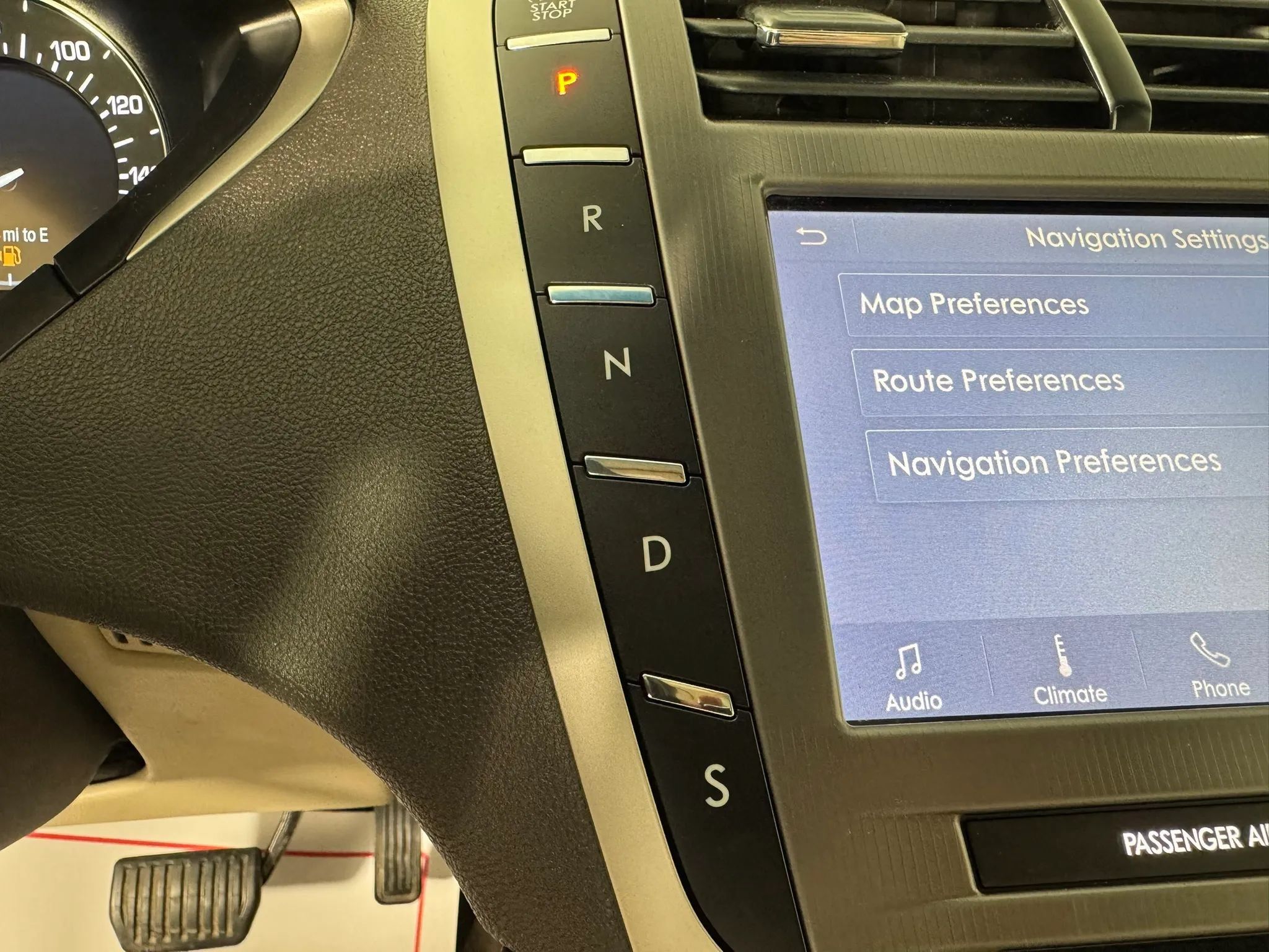 Used 2020 Lincoln MKZ Reserve FWD image 24