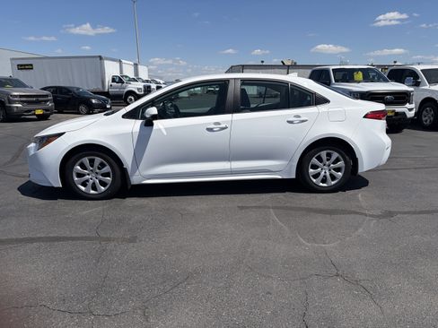 Used 2024 Toyota Corolla LE FWD image 2