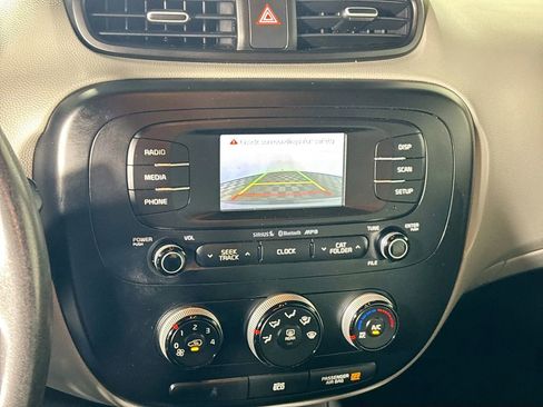 Used 2016 Kia Soul + FWD image 16