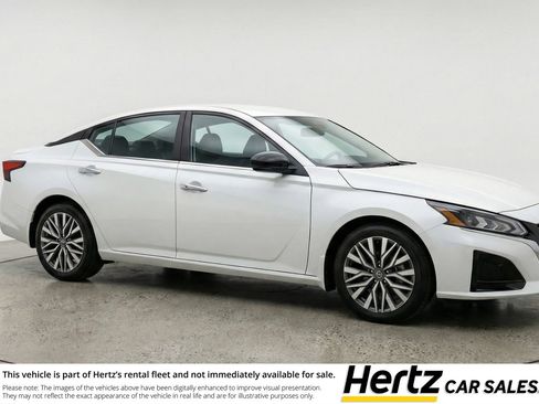Used 2025 Nissan Altima 2.5 SV FWD image 1