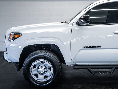Used 2020 Toyota Tacoma SR5 RWD image 12