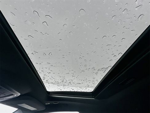 Used 2019 Jeep Grand Cherokee Altitude image 21