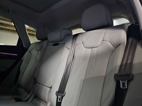 Used 2022 Audi Q5 e Prestige w/ Prestige Package AWD/4WD image 19