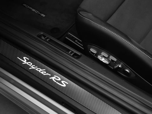 Certified 2025 Porsche 718 Boxster Spyder RS RWD image 38