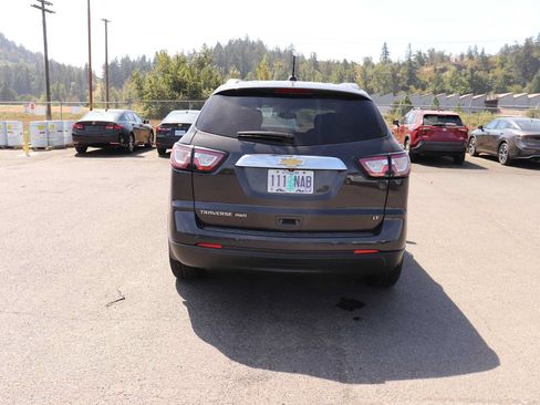 Used 2017 Chevrolet Traverse LT AWD/4WD image 6