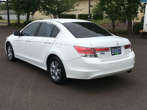 Used 2011 Honda Accord LX-P image 4