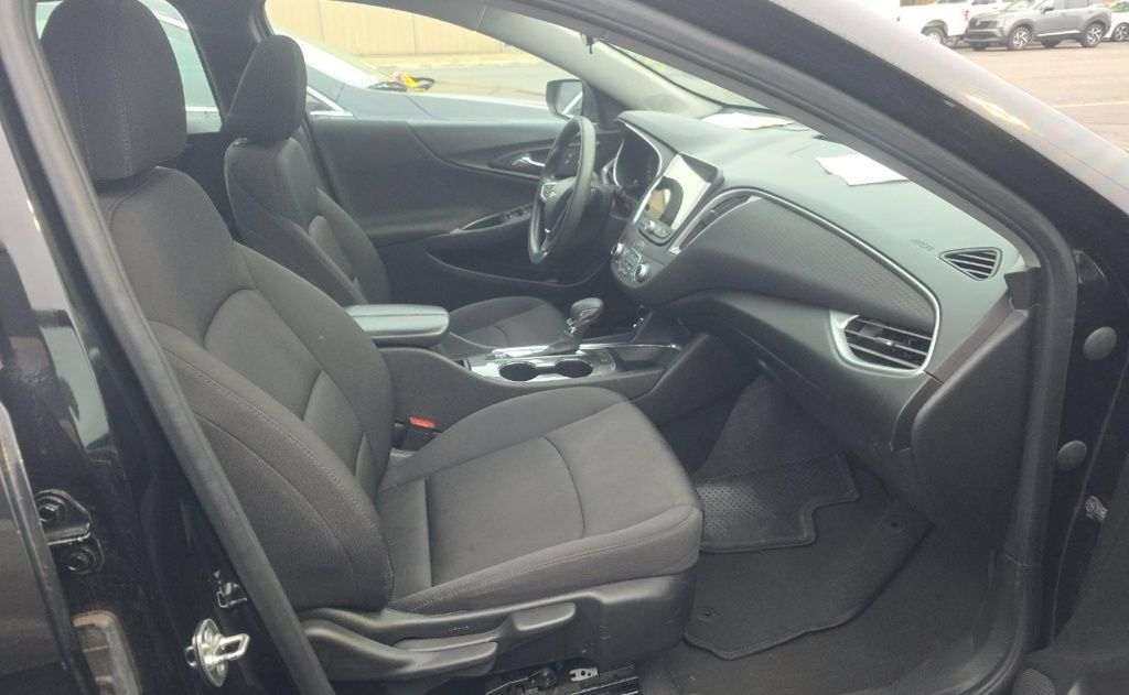 Used 2024 Chevrolet Malibu LT FWD image 6