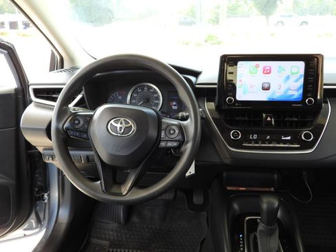 Used 2022 Toyota Corolla LE FWD image 43