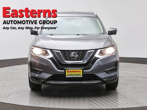 Used 2020 Nissan Rogue SV w/ Premium Package AWD/4WD image 2