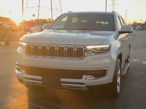 Used 2022 Jeep Wagoneer Series II image 7