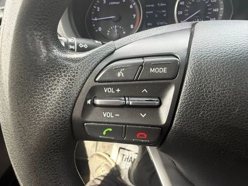 Used 2019 Hyundai Elantra GT FWD image 13