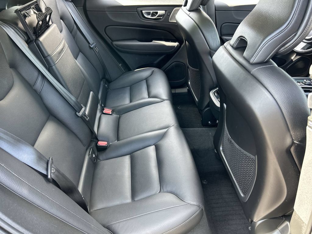 Used 2020 Volvo XC60 T6 Inscription w/ Protection Package Premier AWD/4WD image 28