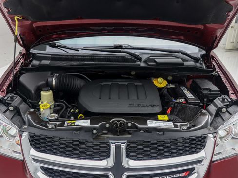 Used 2020 Dodge Grand Caravan SXT FWD image 28