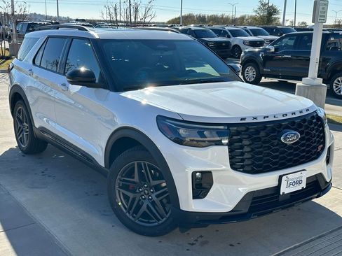 New 2026 Ford Explorer ST w/ Sun And Sound Package image 32