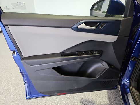 Certified 2023 Volkswagen Taos SE FWD image 15