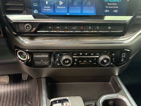 Used 2023 Chevrolet Silverado 1500 LTZ w/ LTZ Premium Package AWD/4WD image 19