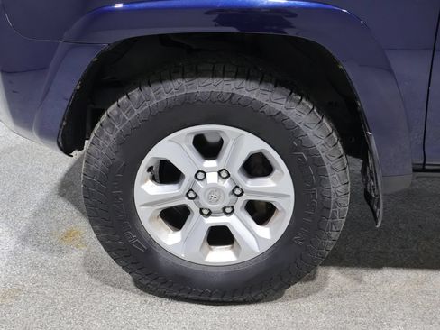 Used 2022 Toyota 4Runner SR5 Premium w/ Moonroof Package AWD/4WD image 8