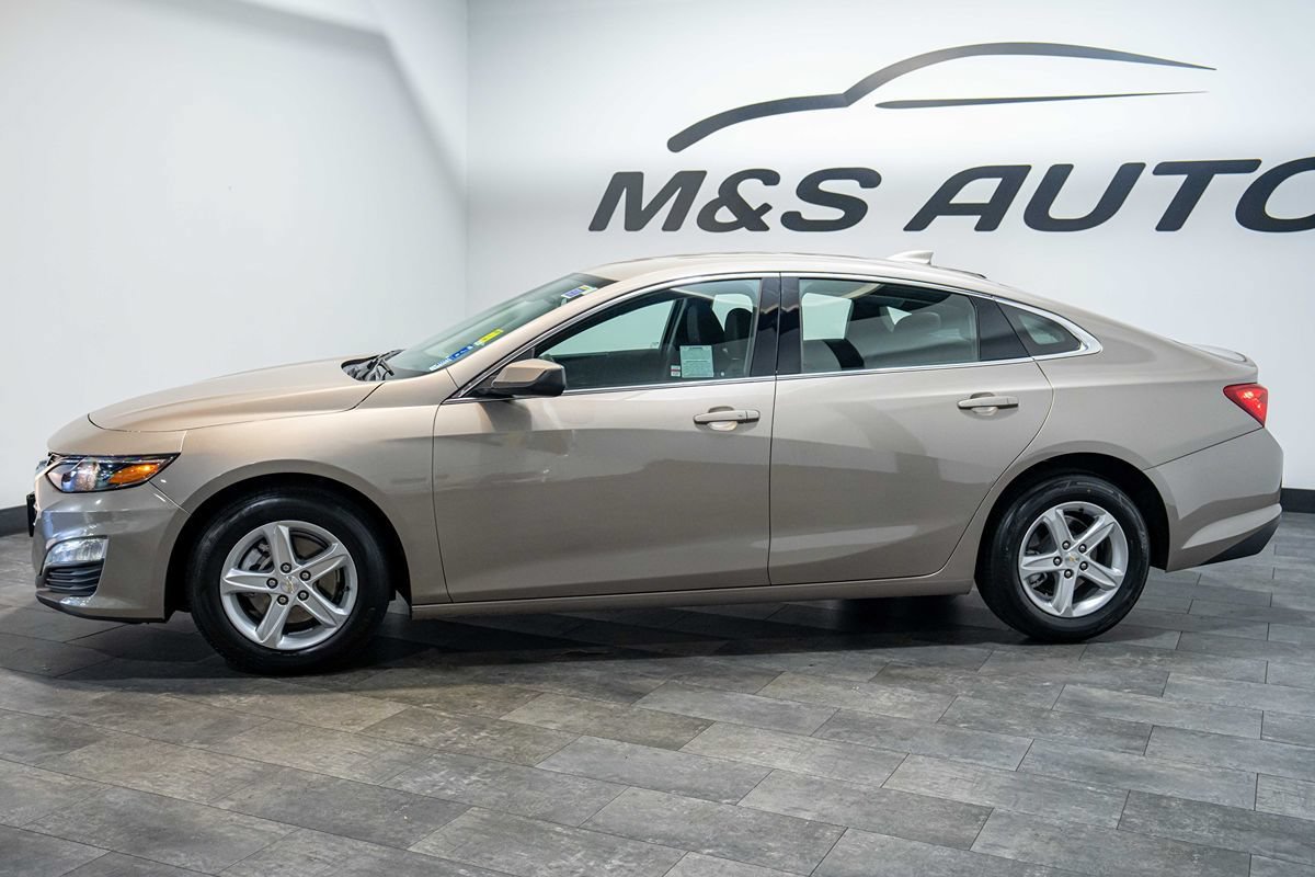 Used 2024 Chevrolet Malibu LT FWD image 3