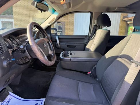Used 2011 GMC Sierra 2500 SLE w/ SLE Preferred Package AWD/4WD image 11