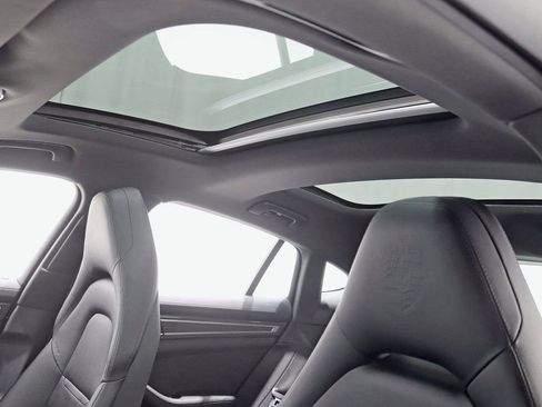 Used 2017 Porsche Panamera 4S image 33