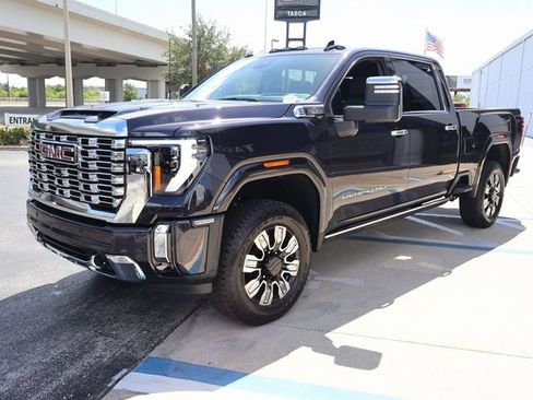 New 2026 GMC Sierra 2500 Denali w/ Denali Reserve Package image 3