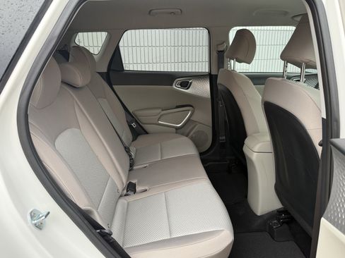 Used 2022 Kia Soul LX FWD image 6