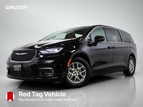 Used 2025 Chrysler Pacifica Select FWD image 1