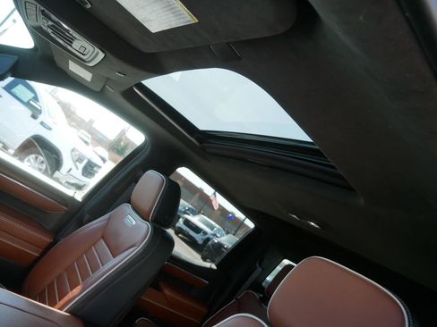Used 2024 GMC Sierra 1500 Denali Ultimate image 12