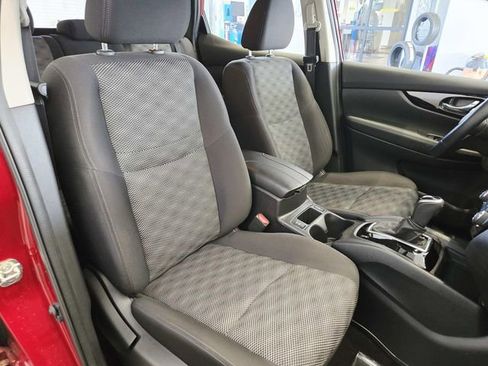 Used 2021 Nissan Rogue Sport SV image 12